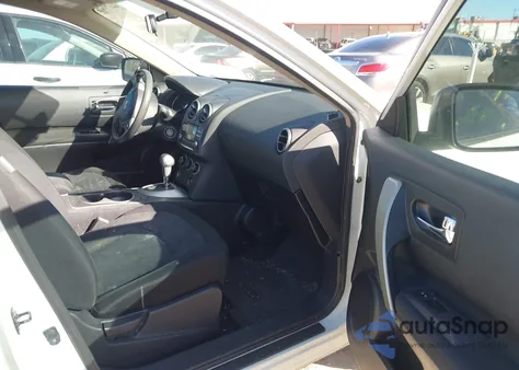 2015 Nissan Rogue Select S z USA, uszkodzony, nr VIN JN8AS5MT5FW670962